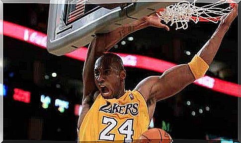 Kobe Bryant playing