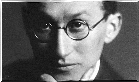 Kurt Lewin's field theory: the interaction between person and environment